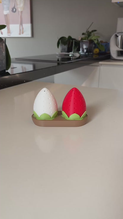 Saltberries – Salt & Pepper Shakers